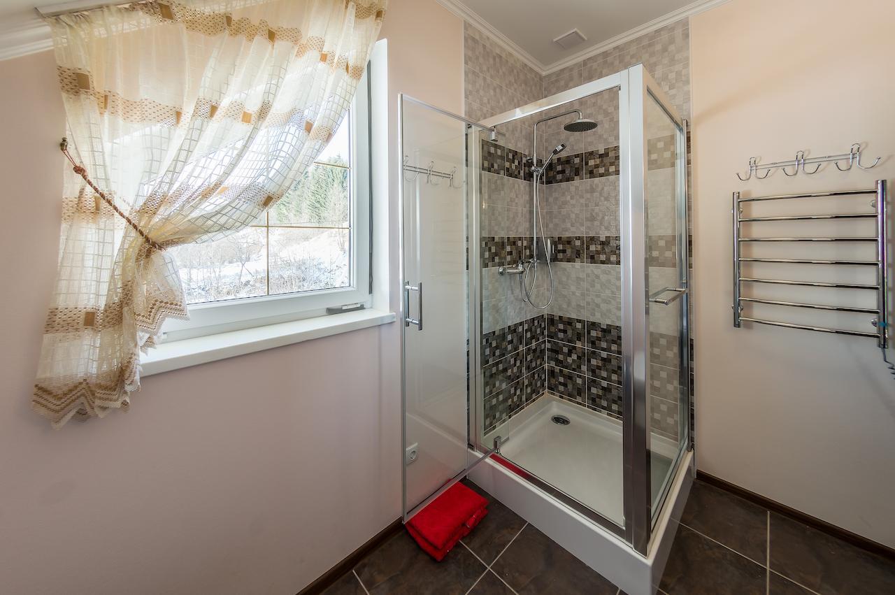 Gallery Of Mountains Holiday Home Yasinya Room photo
